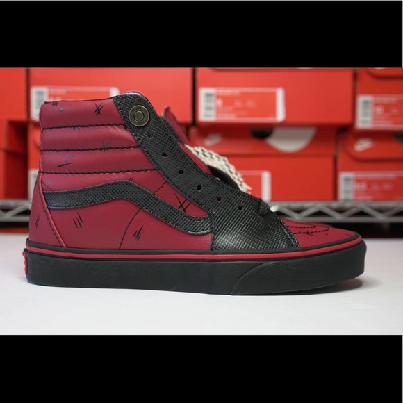 Vans x Marvel Deadpool Red Black Sk8-Hi - Picture 2 of 8